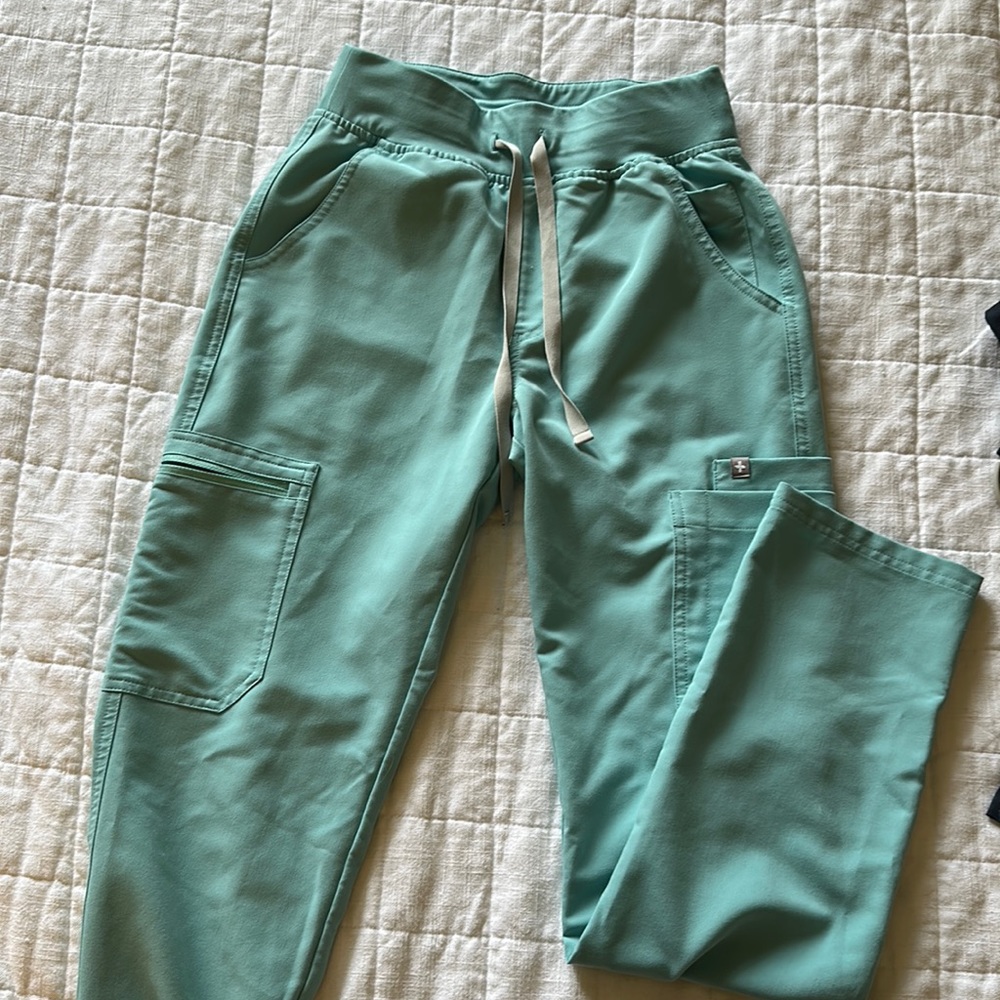 FIGS High Rise Yola Skinny Scrub Pant